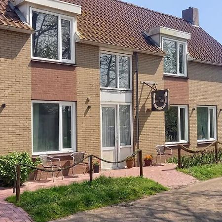 Pension Het Hoefijzer 뷔런 외부 사진